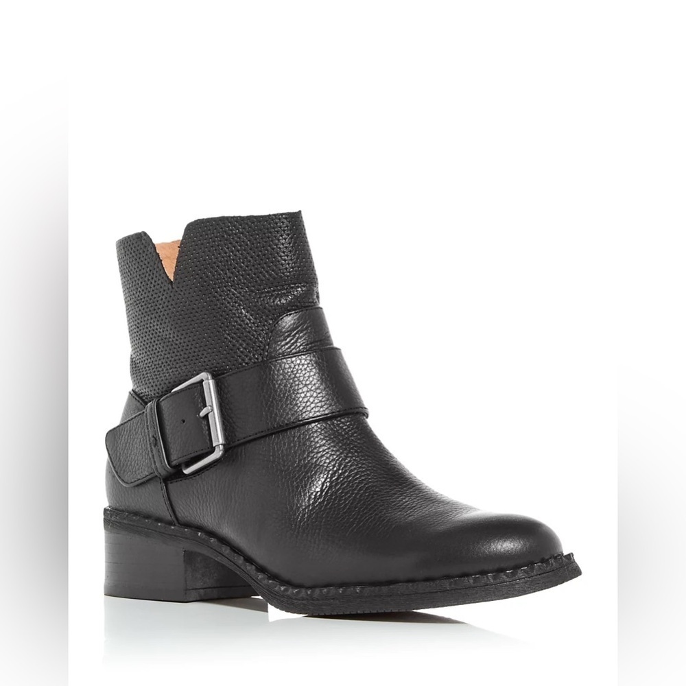 Gentle Souls by Kenneth Cole
Women's Best Slit Moto Boots